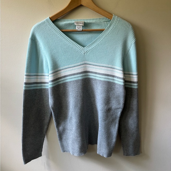 Fashion Bug V-Neck Sweater - Picture 1 of 8